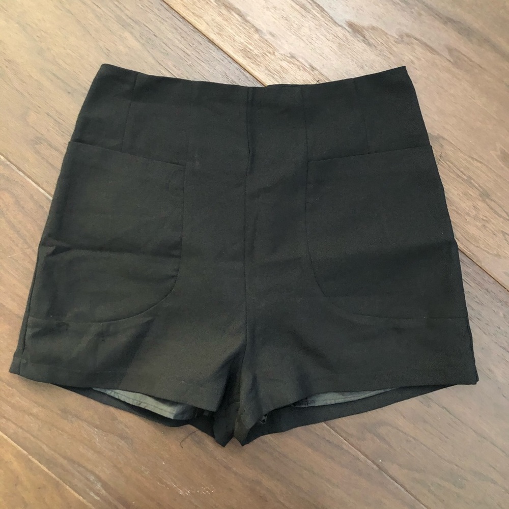 + AKIRA + Black Shorts w/ Pockets